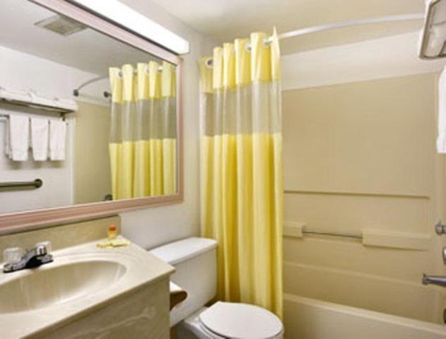 Rodeway Inn Leesburg Chain Of Lakes Номер фото